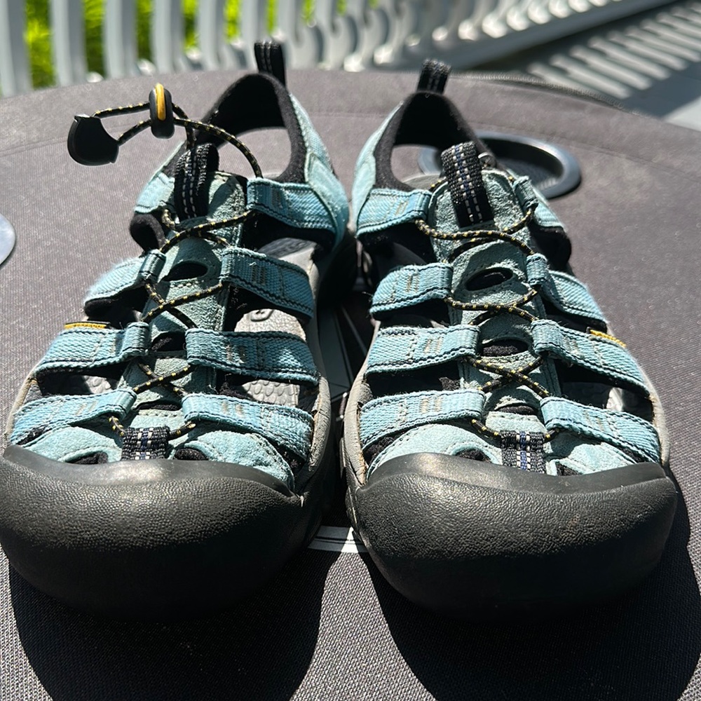 Women’s Keen newport sandals